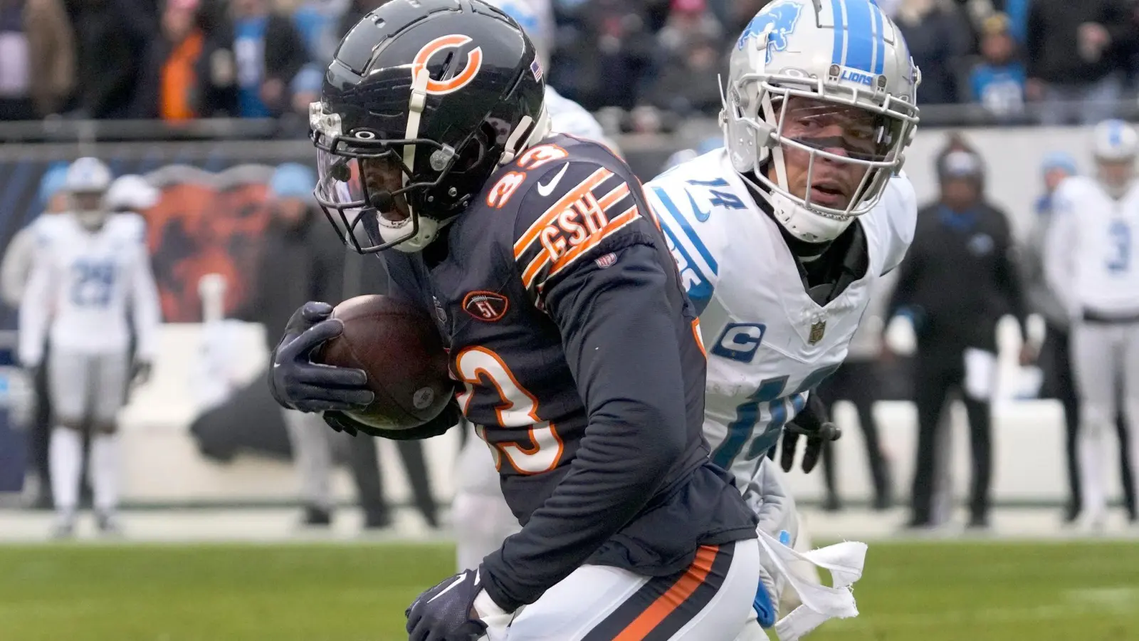 Lions-Receiver Amon-Ra St. Brown (r) hatte eine für seine Verhältnisse schwache Partie. (Foto: Nam Y. Huh/AP/dpa)