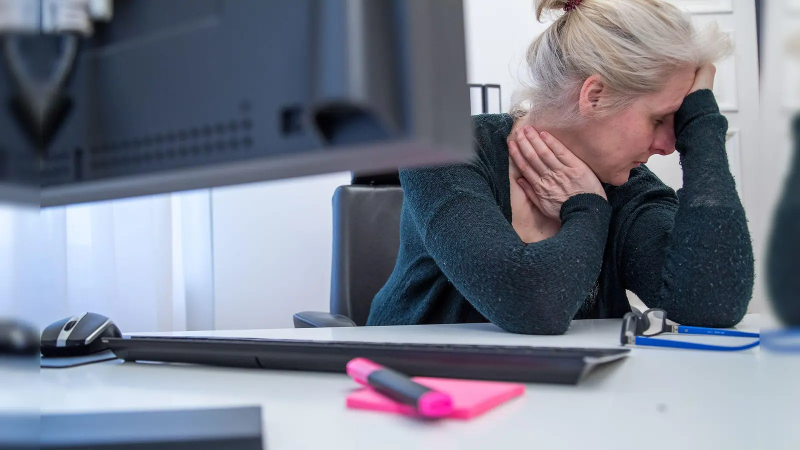 Jobfrust und keine Veränderung in Sicht: Viele Menschen trauen sich nicht, den Arbeitsplatz zu wechseln. (Foto: Christin Klose/dpa-tmn)