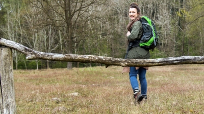 Der Rucksack, den man bereits hat, reicht völlig aus: Für Rucking braucht es erst einmal keine spezielle Ausstattung. (Foto: Christin Klose/dpa-tmn)