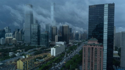 Chinas Politbüro will am Wachstumsziel für dieses Jahr festhalten. (Archivbild)   (Foto: Ng Han Guan/AP/dpa)