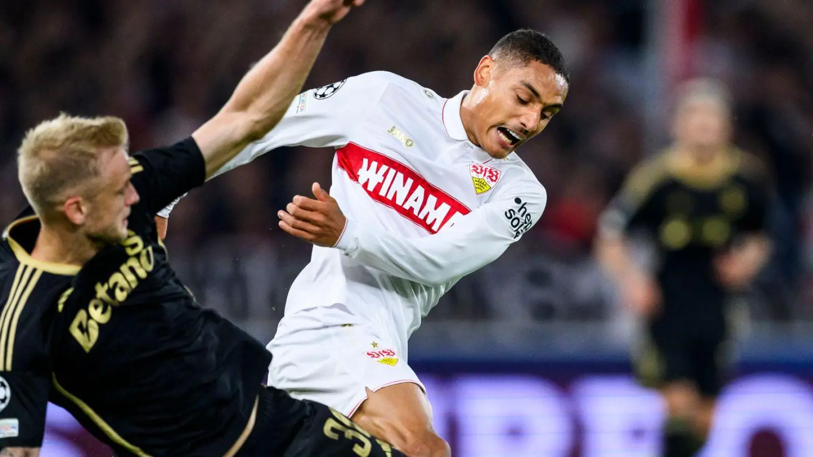 Brachte den VfB gegen Prag früh in Führung: Enzo Millot (r.). (Foto: Tom Weller/dpa)