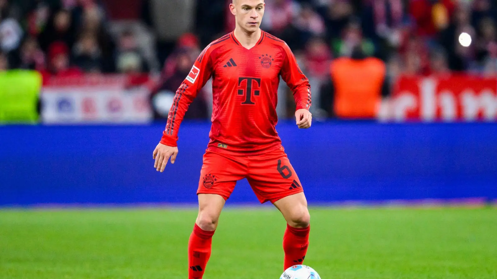 Joshua Kimmich winkt bei einer Vertragsverlängerung künftig die Kapitänsbinde bei den Bayern (Foto: Tom Weller/dpa)