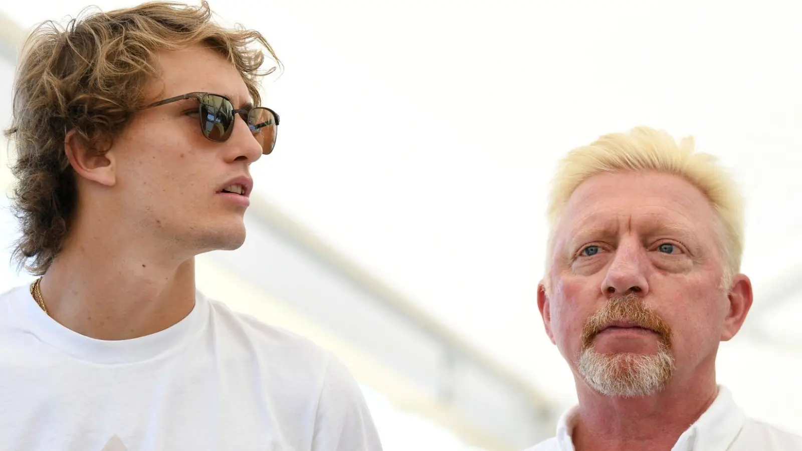 Alexander Zverev (l) will in der Weltrangliste noch weiter nach oben klettern. Boris Becker sieht dafür gute Chancen. (Foto: Dan Peled/AAP/dpa)