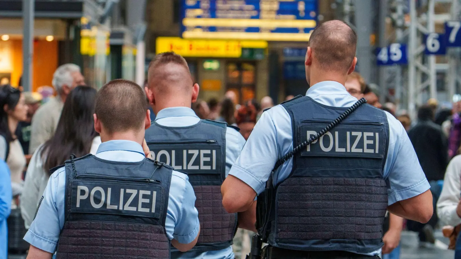 Im August soll ein 54 Jahre alter Mann einen 27-Jährigen mitten im Hauptbahnhof getötet haben. (Archivbild) (Foto: Andreas Arnold/dpa)