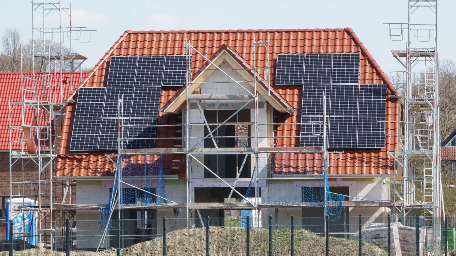 Der Fördertopf des Bundes für klimafreundliche Neubauten ist leer. (Foto: Mia Bucher/dpa)