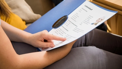 Ist die Berufspraxis schon sehr lange her, können Arbeitnehmer für Arbeitgeber auch den Status von Ungelernten haben. (Foto: Christin Klose/dpa-tmn)