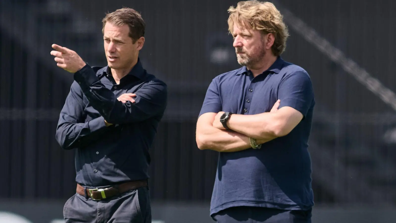 BVB-Geschäftsführer Lars Ricken (l) bestreitet interne Dissonanzen bei Borussia Dortmund. (Foto: Bernd Thissen/dpa)