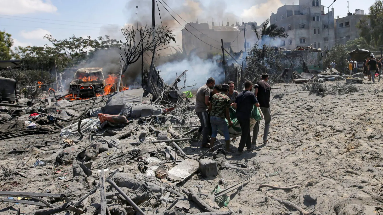 Laut der Hamas ist ihr militärischer Anführer bei dem Angriff nicht ums Leben gekommen. (Foto: Jehad Alshrafi/AP)