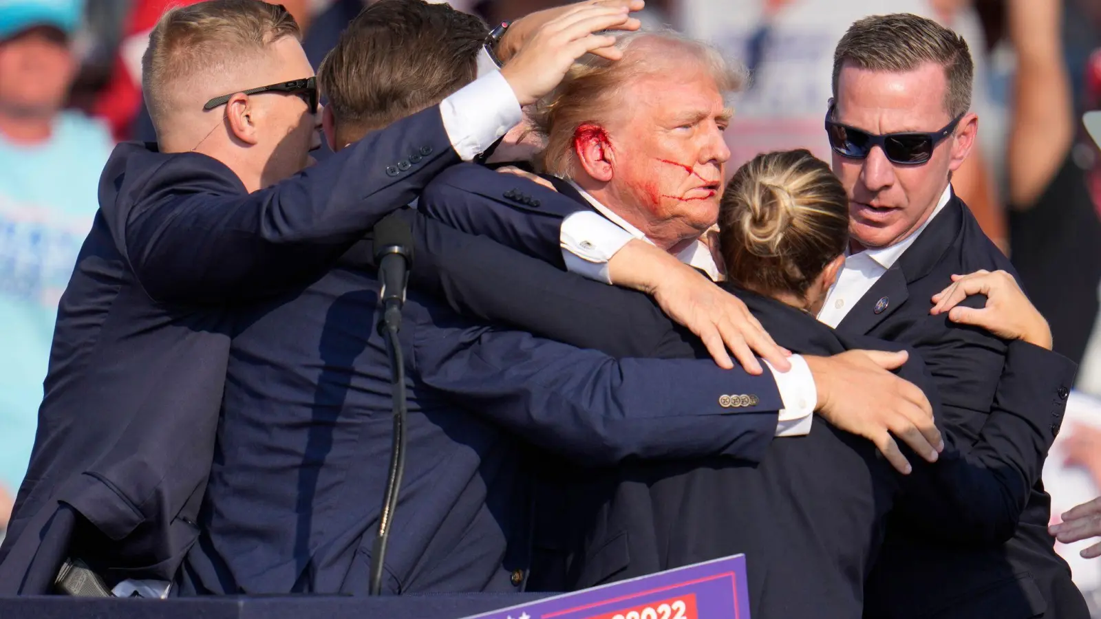 Trumps früherer Leibarzt: „Es gibt absolut keine Beweise dafür, dass es sich um etwas anderes als eine Kugel handelte.“  (Foto: Gene J. Puskar/AP/dpa)