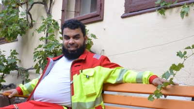 Hassan Ahmad Bani Hassan, 33 Jahre alt, Arzt, stammt aus Jordanien, ist mittlerweile überzeugter Franke, und fährt für seine geliebte Wahlheimat Neustadt Schichten als Notarzt. (Foto: Patrick Lauer)