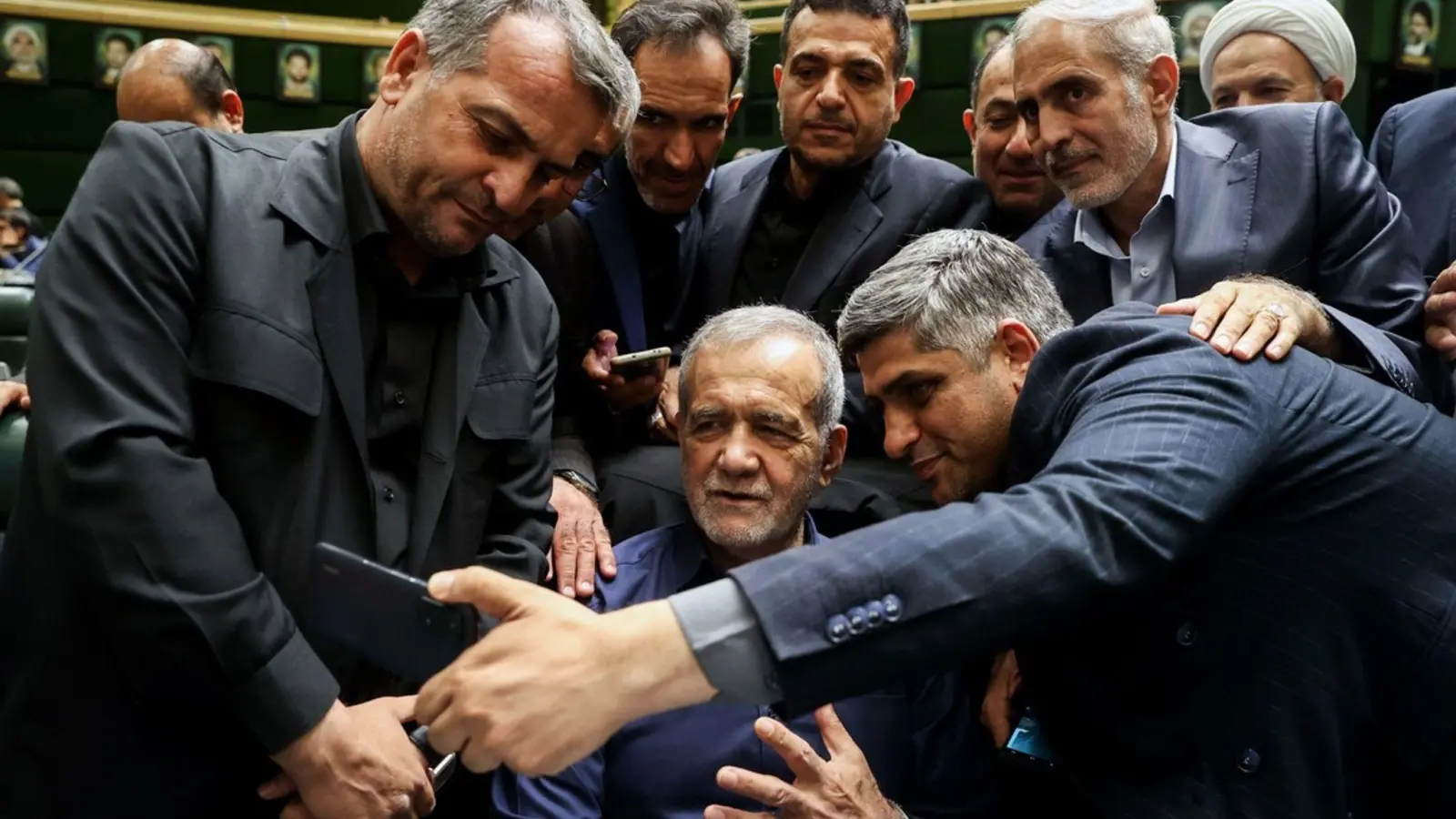 Im Iran hat das Cyberzentrum einige Internetsperren aufgehoben. (Archivbild) (Foto: Icana News Agency/ZUMA Press Wire/dpa)