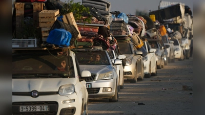 Vertriebene Palästinenser machen sich auf den Weg zu ihren Häusern im nördlichen Gazastreifen, nachdem Israel im Rahmen des Waffenstillstandsabkommens zwischen Israel und der Hamas Hunderttausenden von Palästinensern die Rückkehr erlaubt hat. (Foto: Abdel Kareem Hana/AP/dpa)