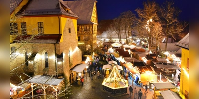 Der Spitalhof in Dinkelsbühl nimmt nun wieder den Weihnachtsmarkt 2024 in Dinkelsbühl auf. (Archivbild: Jim Albright)