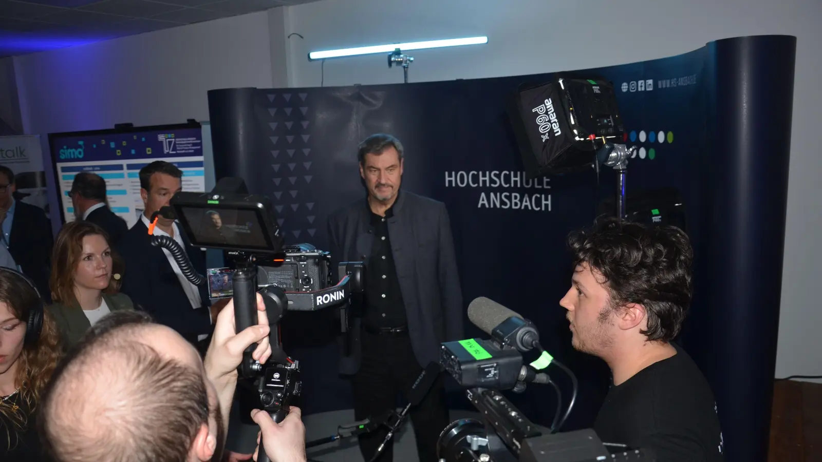 Im Mittelpunkt der medialen Aufmerksamkeit: Dr. Markus Söder war bei der TTZ-Eröffnung eindeutig der umlagerte Stargast. (Foto: Patrick Lauer)