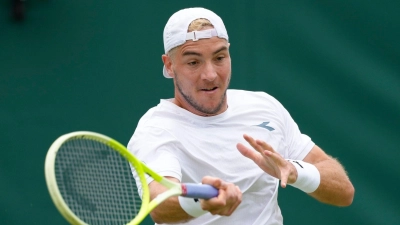 Jan-Lennard Struff erreichte in Wimbledon die nächste Runde. (Foto: Kirsty Wigglesworth/AP/dpa)