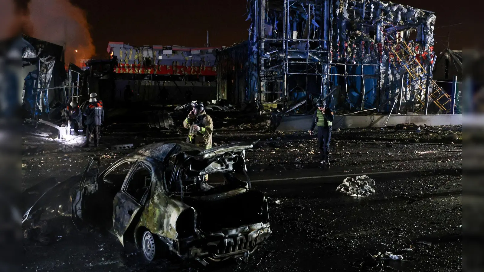 Die südostukrainische Großstadt Saporischschja wird immer wieder vom russischen Militär mit Gleitbomben angegriffen. (Foto: Kateryna Klochko/AP/dpa)