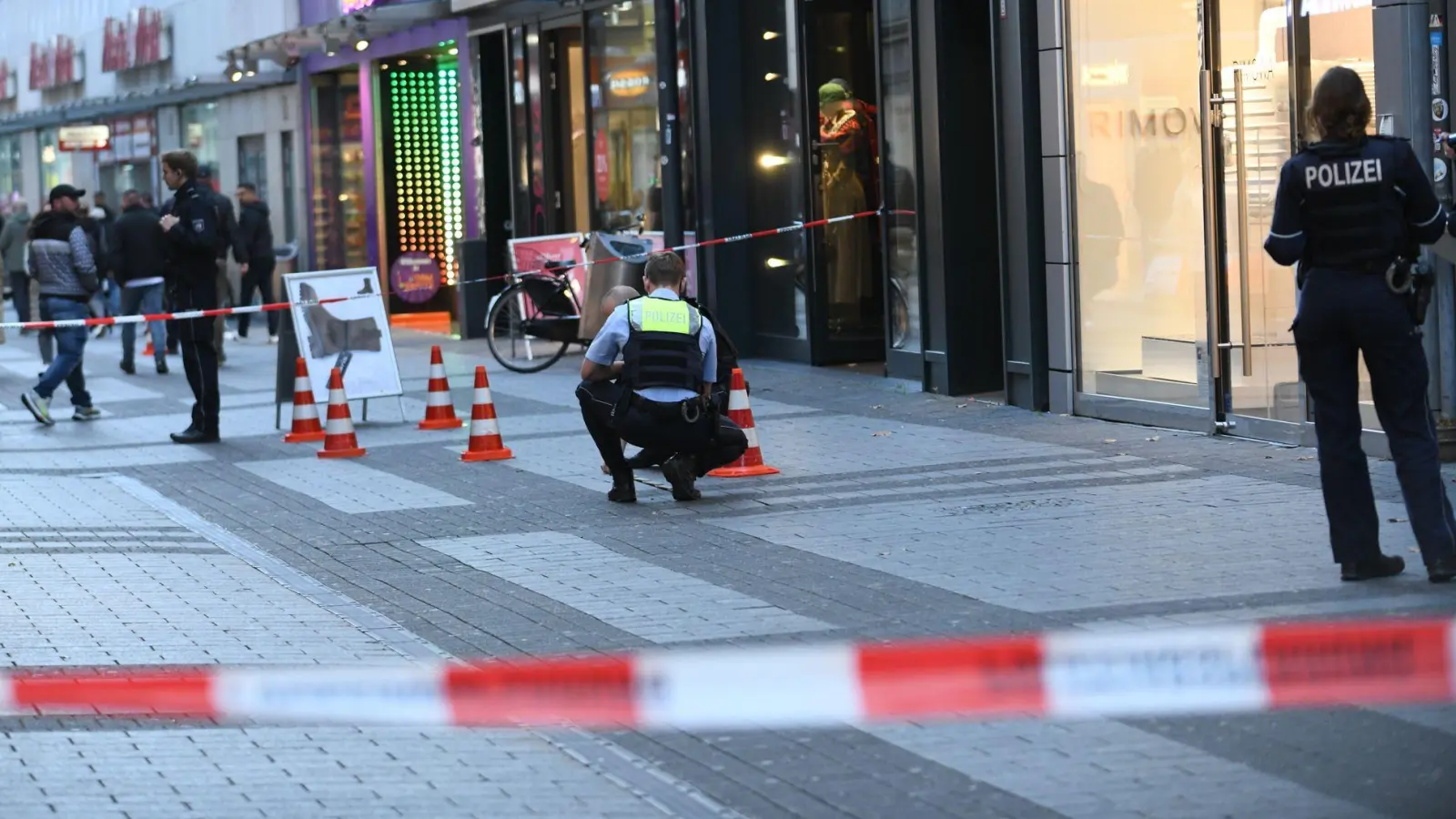 Ein mutmaßlicher Tatbeteiligter wurde festgenommen. (Foto: Vincent Kempf/dpa)