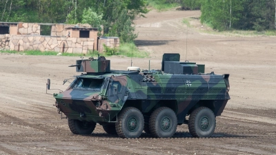 Ein Transportpanzer Fuchs auf einem Übungsfeld in Munster. (Foto: Christophe Gateau/dpa)