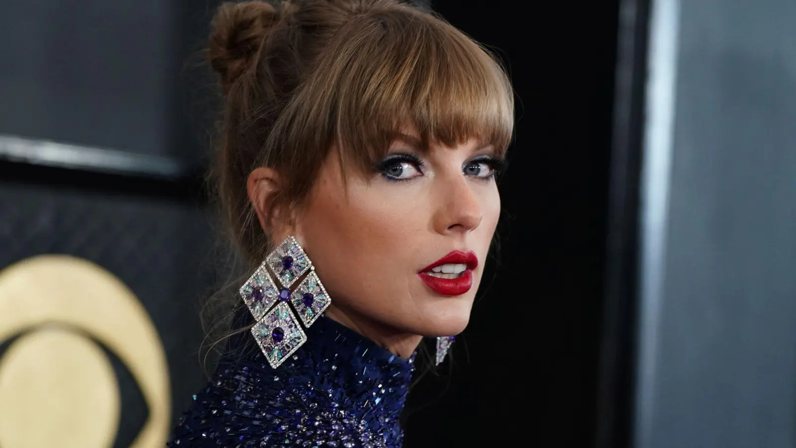 Mit „The Tortured Poets Department“ führt Taylor Swift bei den Alben die offiziellen deutschen Jahrescharts an. (Archivbild) (Foto: Jordan Strauss/AP/dpa)