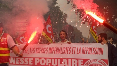Menschen während einer Anti-Rechts-Kundgebung in Toulouse. (Foto: Ed Jones/AFP/dpa)
