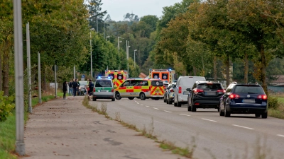 Weil die Situation zunächst unklar war, rückten die Rettungskräfte mit mehreren Fahrzeugen an. (Foto: Tizian Gerbing)