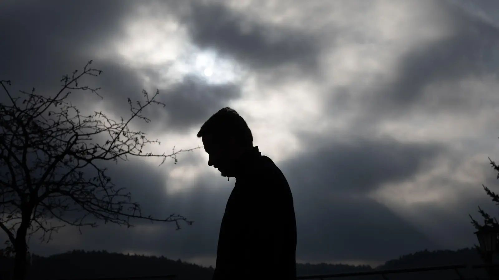 Viele fühlen sich allein, wenn ein Familienmitglied psychische Probleme hat. Für sie gibt es spezielle Beratungs- und Gruppenangebot, die helfen können. (Foto: Evi Lemberger)