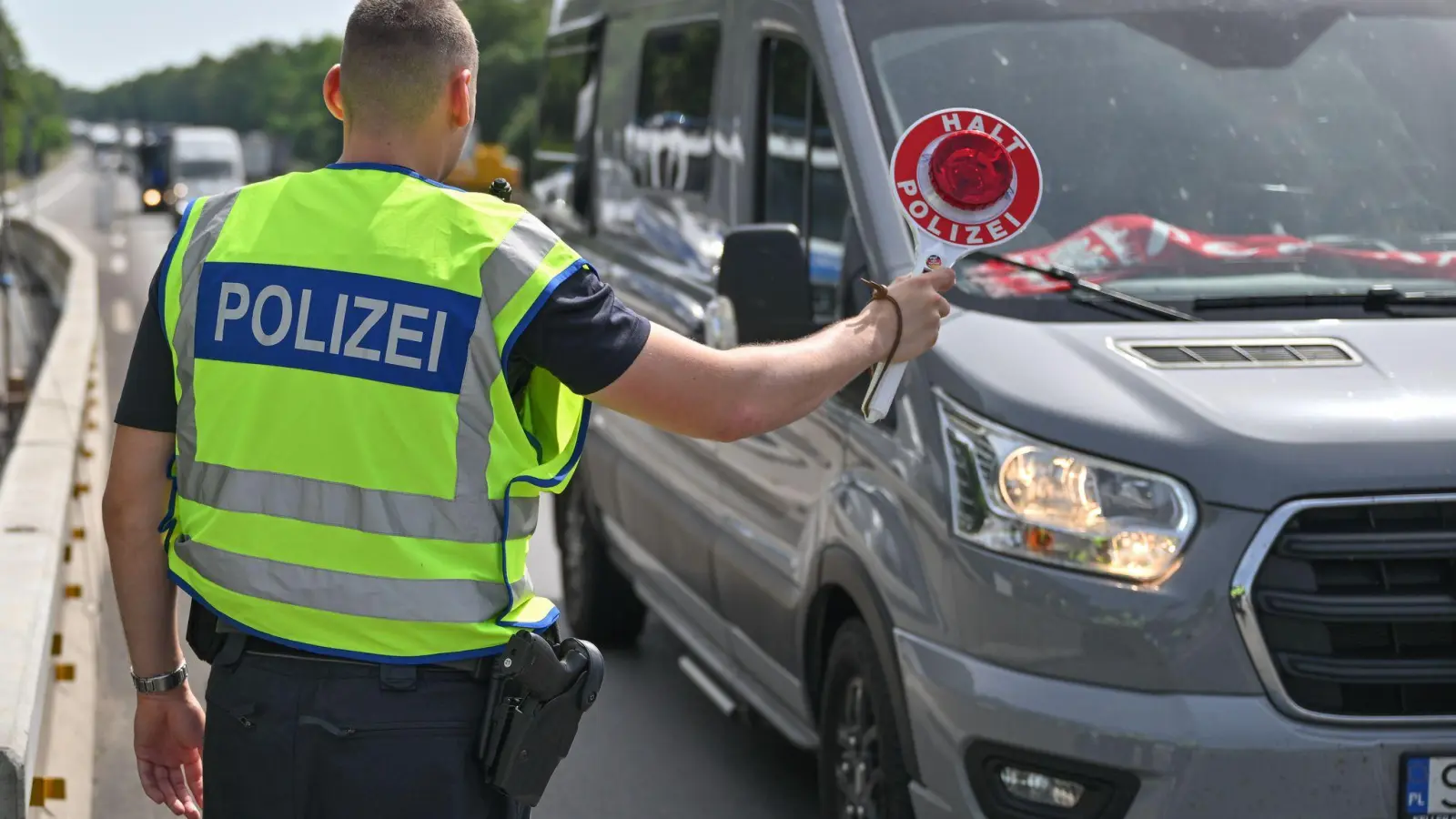 Frankreich-Reisende müssen sich auf Krontollen an der Grenze einstellen. (Symbolbild) (Foto: Patrick Pleul/dpa)