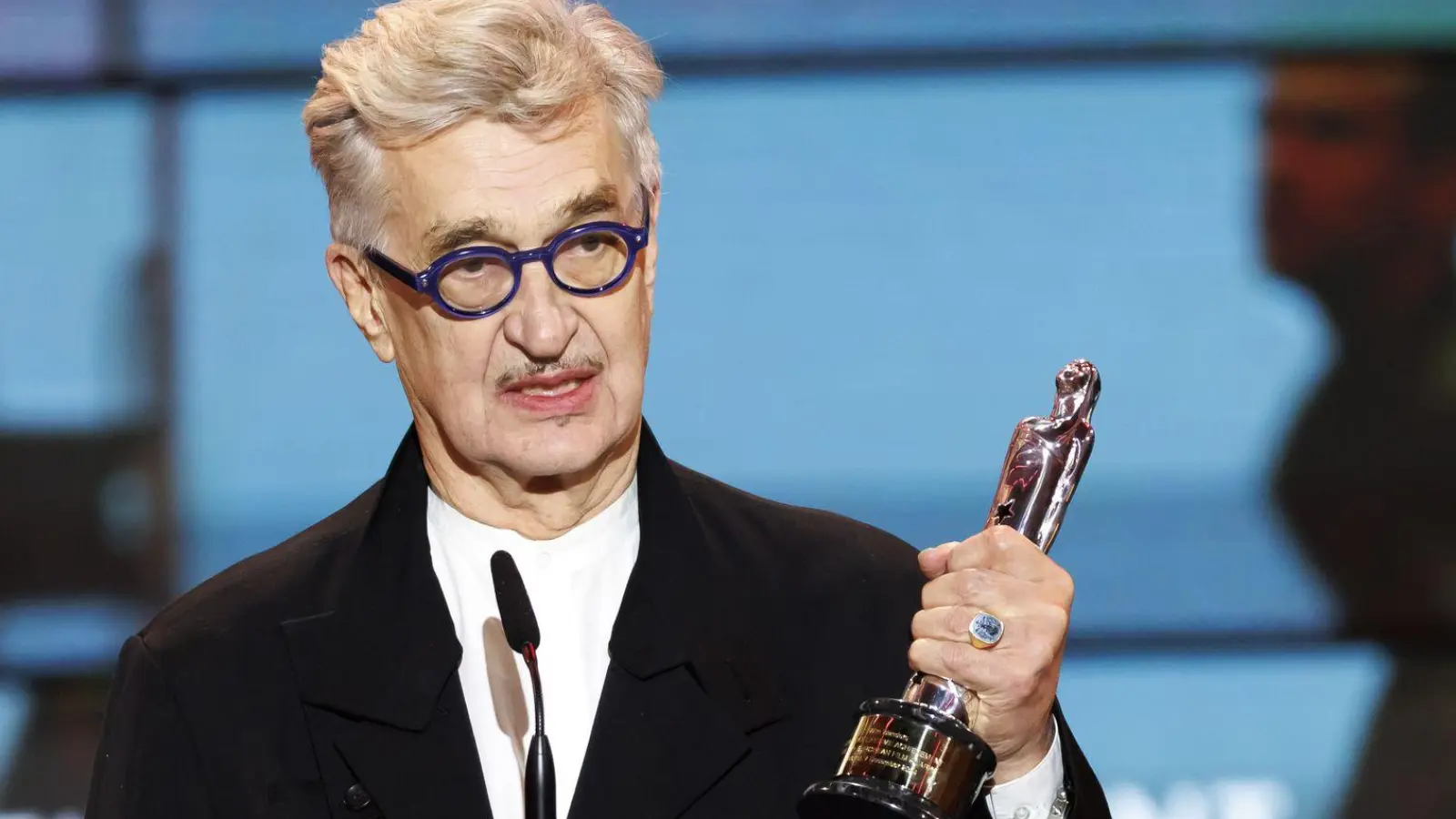 Wim Wenders wurde für sein Lebenswerk geehrt. (Foto: Michael Buholzer/KEYSTONE/dpa)