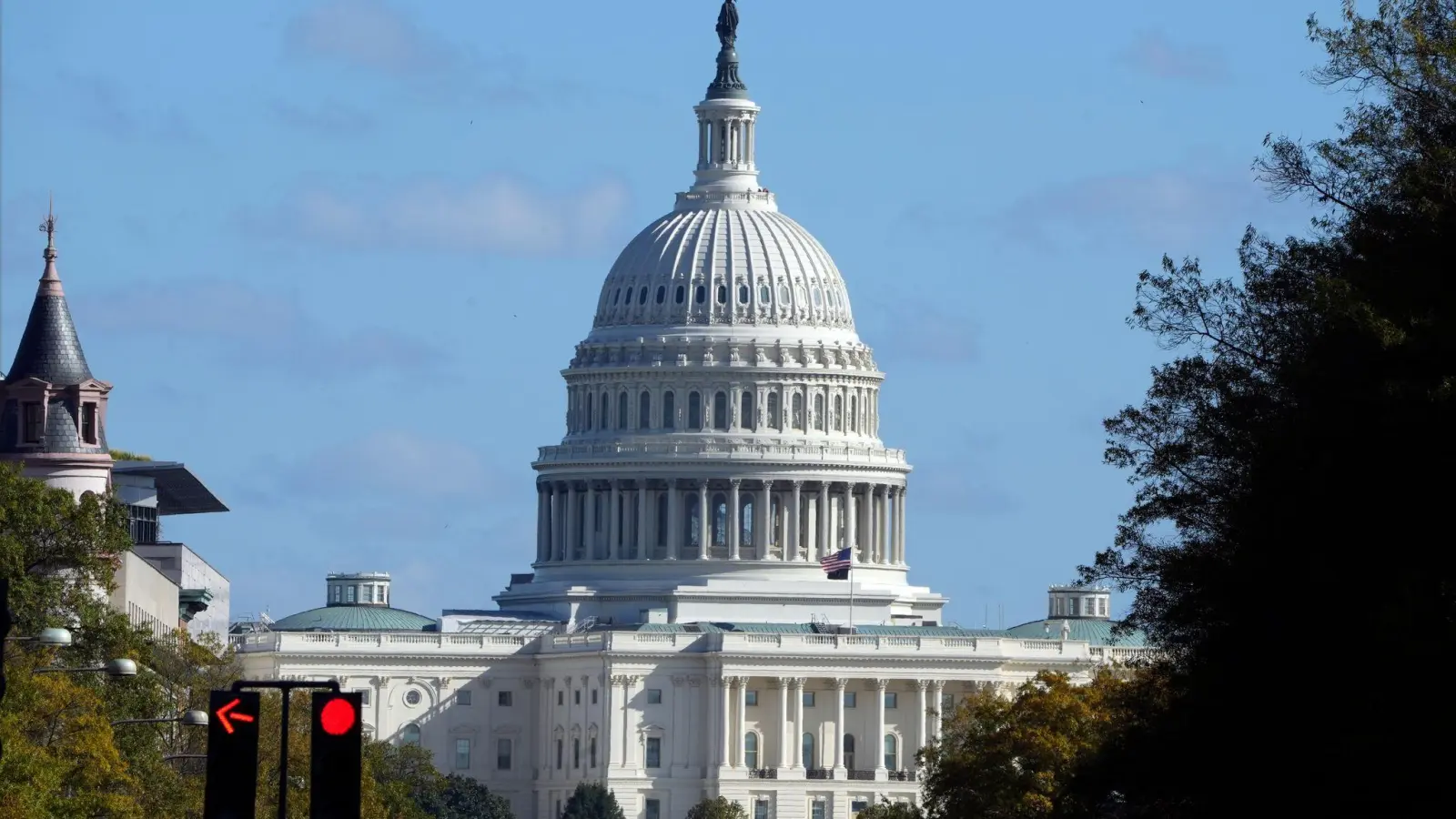 Blick auf das Kapitol in der US-Hauptstadt Washington. (Foto: Jon Elswick/AP)