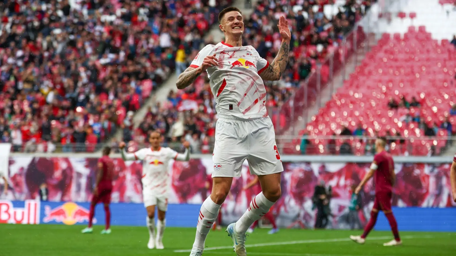 Benjamin Sesko erzielte mit seinem Doppelpack gegen Augsburger seine ersten Bundesligatore in dieser Saison. (Foto: Jan Woitas/dpa)