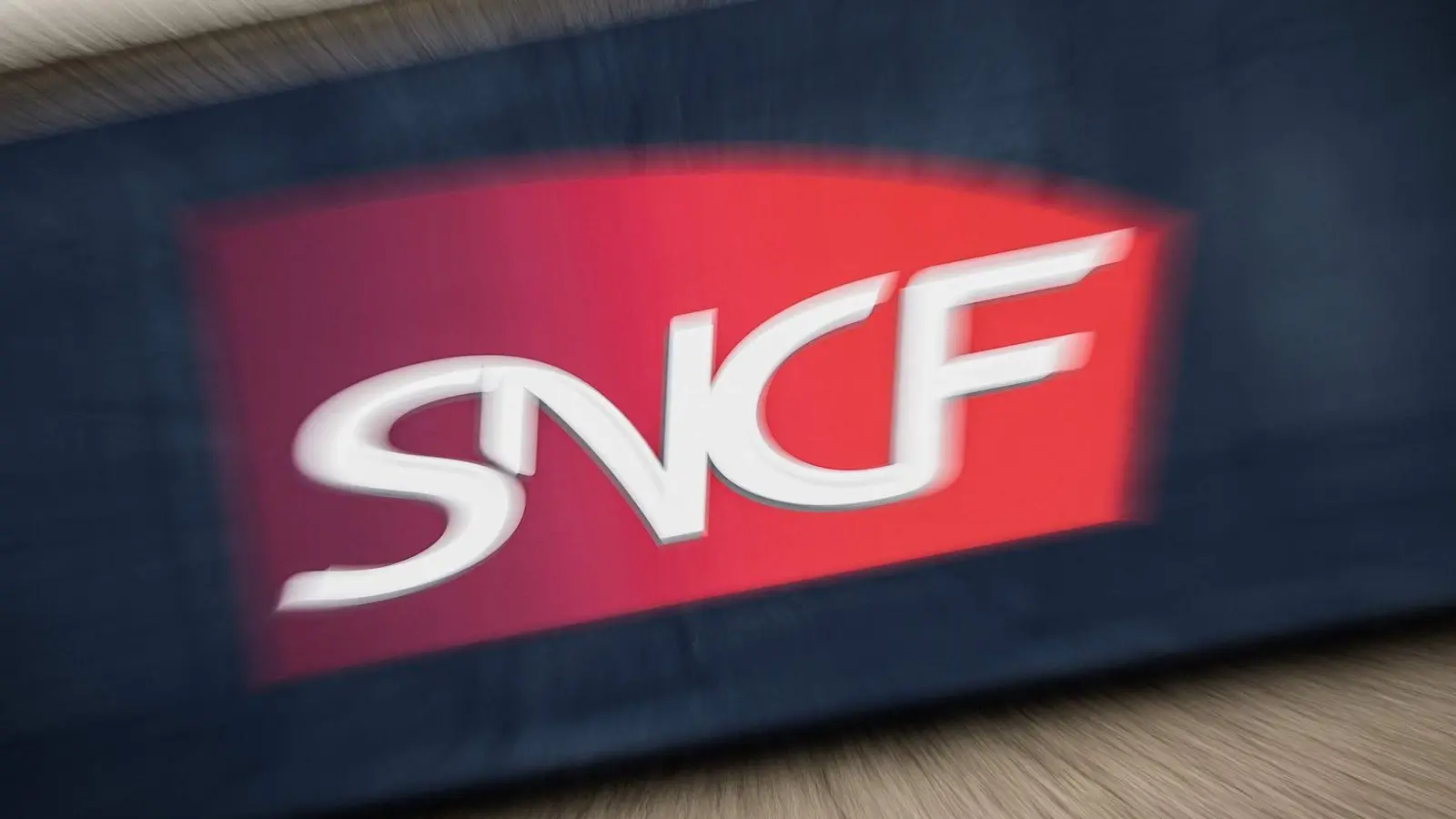 Bei der französischen Eisenbahngesellschaft SNCF wird bisher abgefragt, ob jemand „Herr“ oder „Frau“ ist. (Archivbild) (Foto: Loic Venance/AFP/dpa)