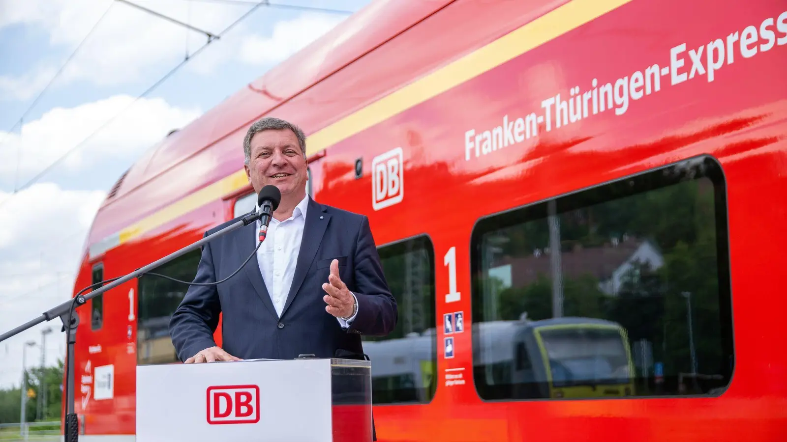 Hat klare Forderungen an den Bund: Bayerns Verkehrsminister Christian Bernreiter. (Archivbild) (Foto: Pia Bayer/dpa)