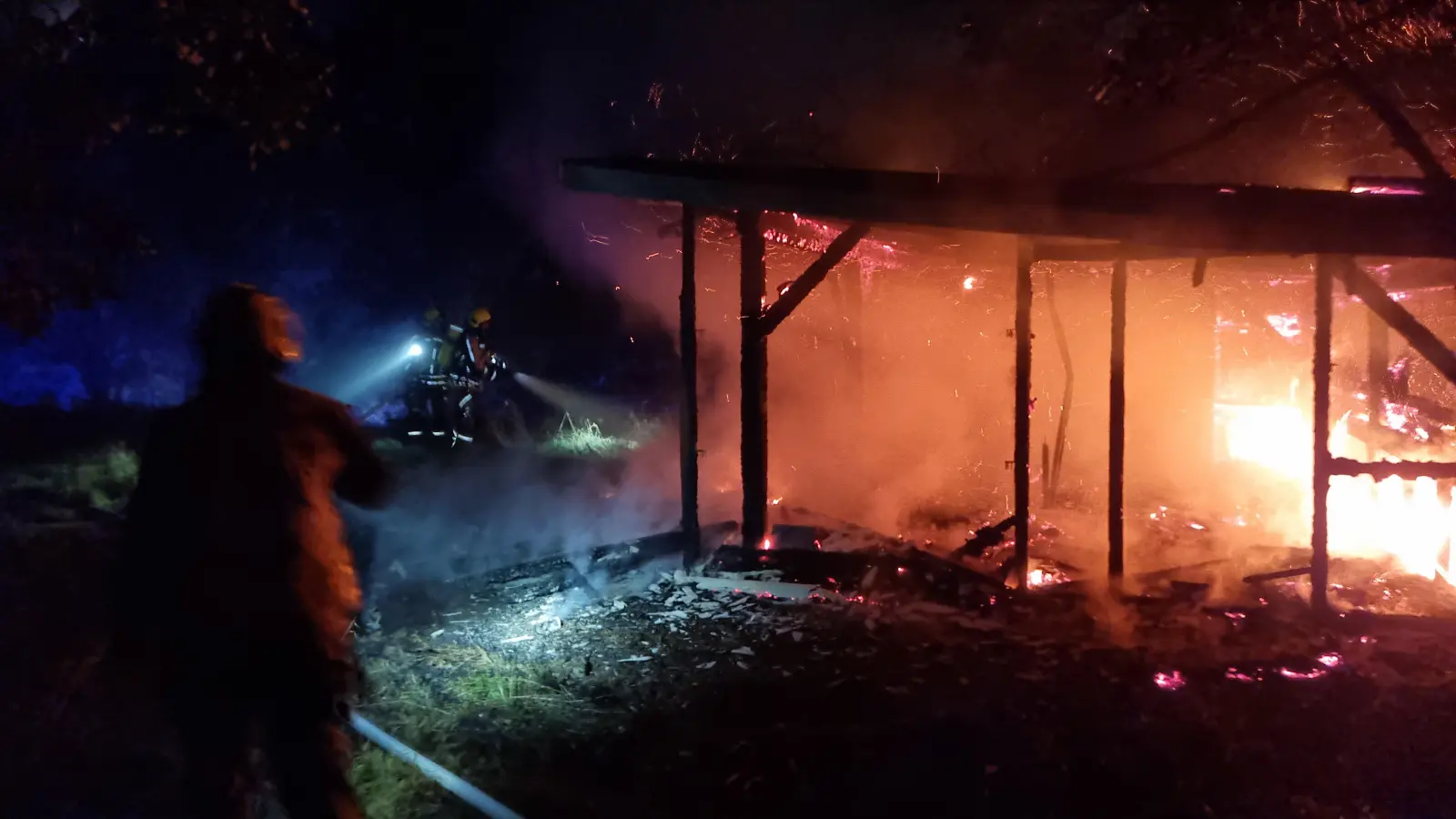 Die Feuerwehr bekam den Brand schnell in Griff. (Foto: Rainer Weiskirchen)