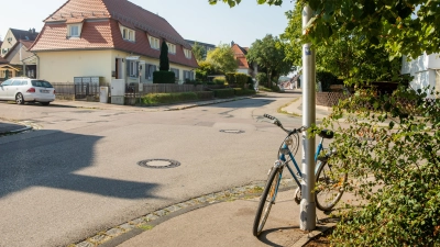 Ein Teilbereich der Dombachstraße soll zur Fahrradstraße werden: Die Verwaltung formulierte ihre Einwände, auch der Polizeivertreter meldete Bedenken an. Die Stadträte im Verkehrsausschuss stimmten dennoch eindeutig dafür. (Foto: Evi Lemberger)