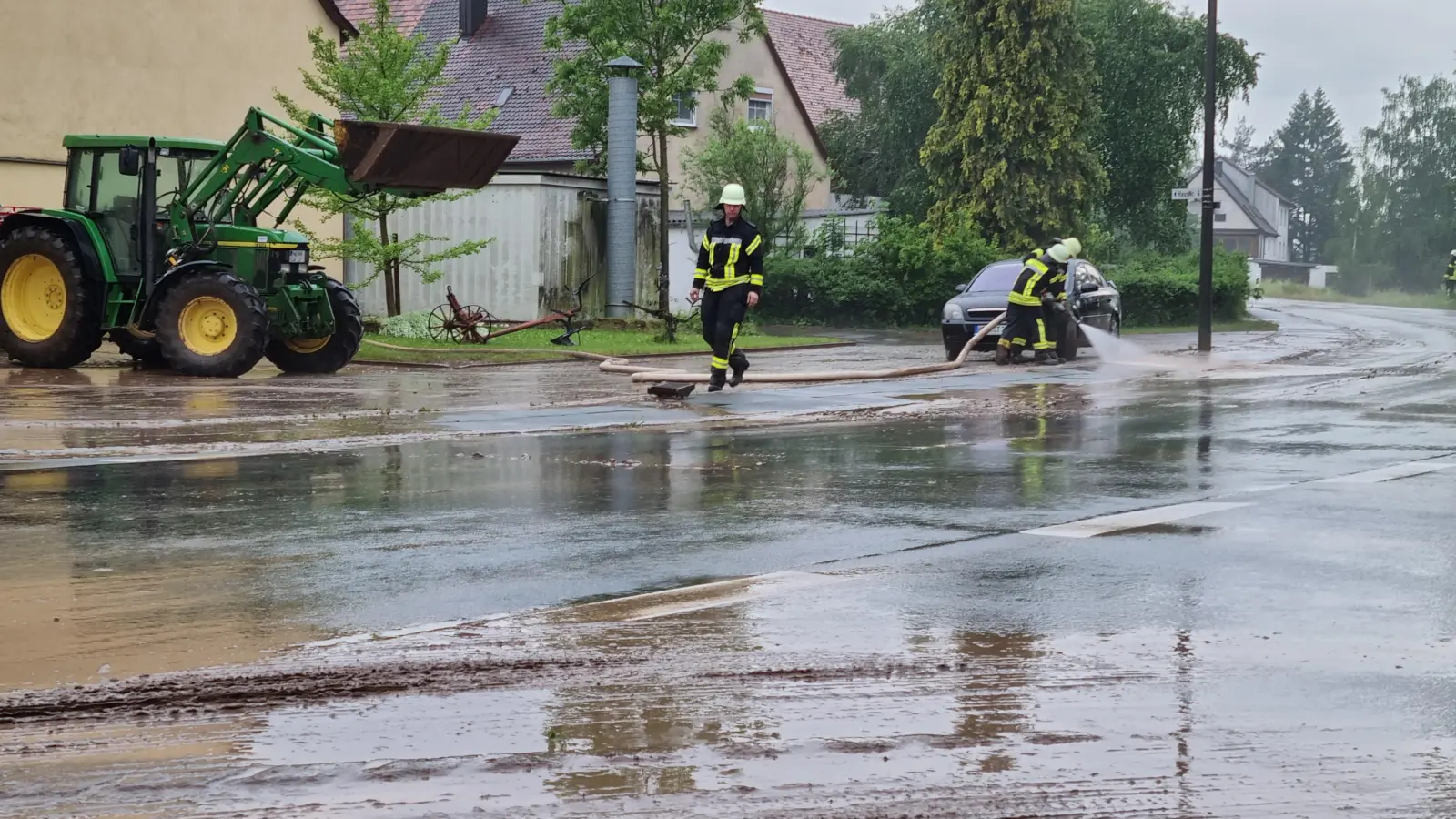 Im Juli 2021 war auch die Gemeinde Trautskirchen nach den sturzflutartigen Regenfällen von Hochwasser stark betroffen – hier ein Feuerwehreinsatz in der Höhe von Buch. (Archivfoto: Rainer Weiskirchen)