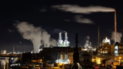 Chance und Risiko: Klimafreundlicher Umbau der Wirtschaft (Foto: Hannes P. Albert/dpa)