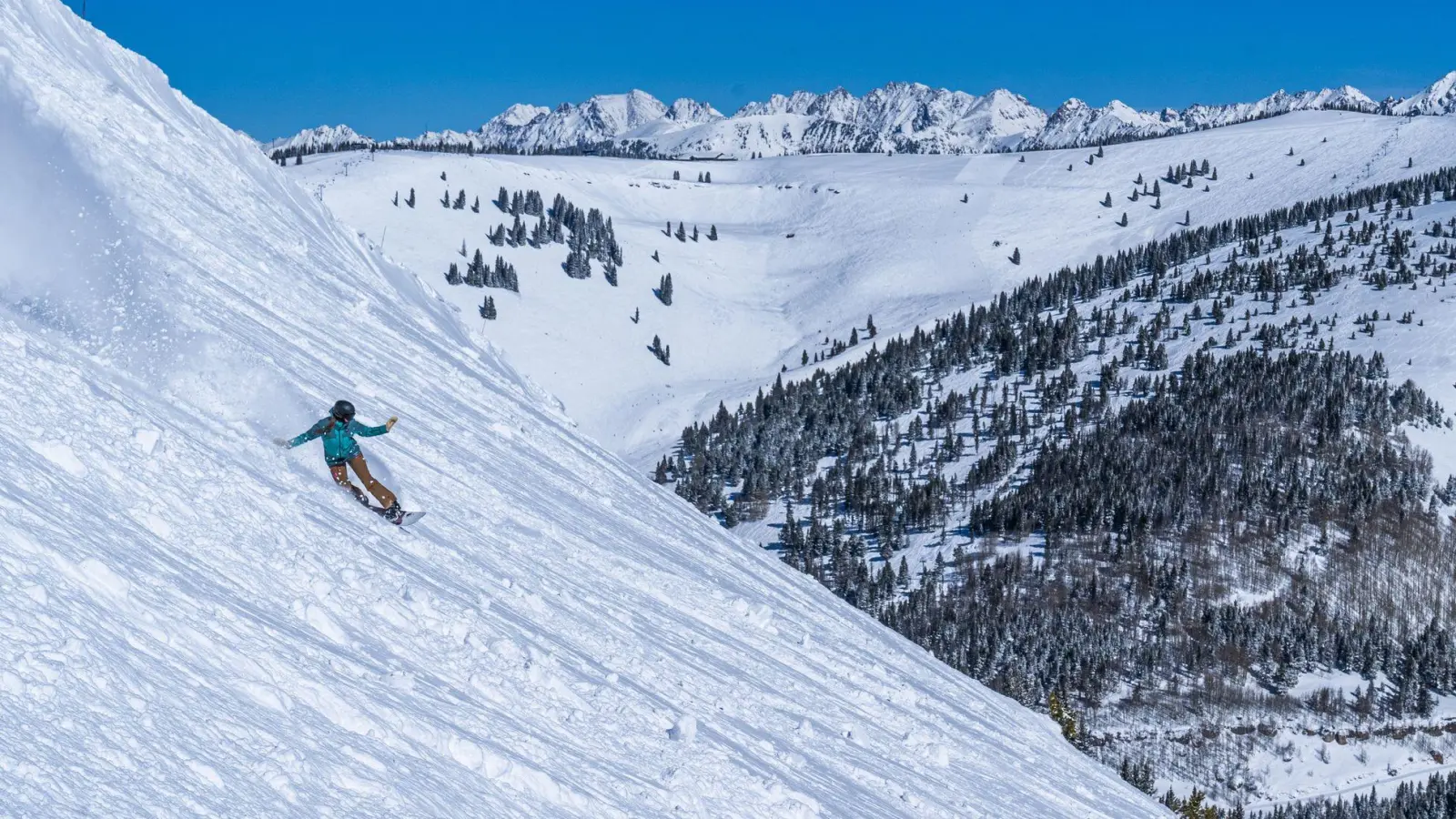 „Vail hat den Berg, Aspen die Stadt“, lautet ein alter Spruch. (Foto: Eric Dunn/Vail Ski Resort/dpa-tmn)