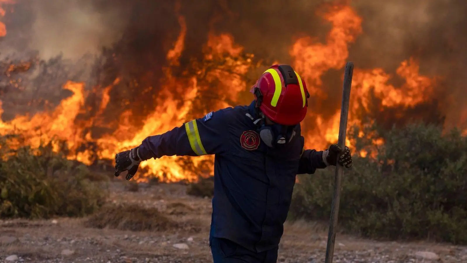 Schon letztes Jahr kam es in Griechenland zu vielen Bränden wegen der hohen Temperaturen. (Foto: Petros Giannakouris/AP/dpa)