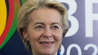 EU-Kommissionspräsidentin Ursula von der Leyen erhält den Karlspreis 2025 (Archivbild). (Foto: Eraldo Peres/AP/dpa)