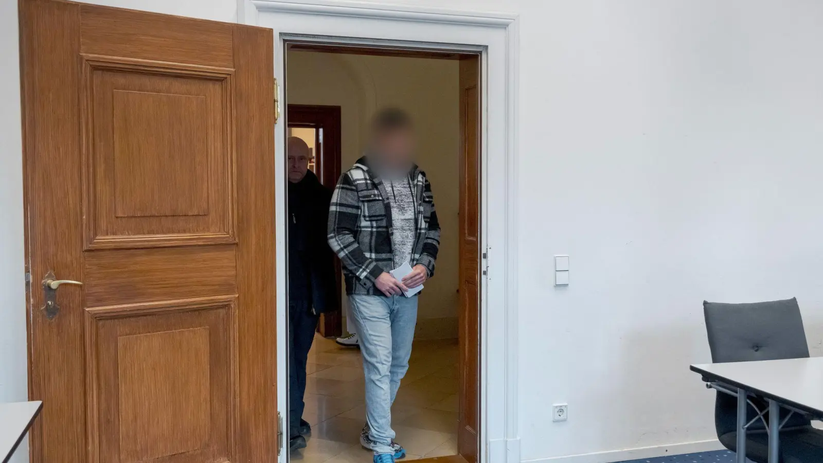 Der 39-Jährige hatte die gegen ihn erhobenen Vorwürfe eingeräumt, einen Tötungsvorsatz bei seinem Angriff auf den Jungen aber bestritten. (Archivbild) (Foto: Daniel Vogl/dpa)