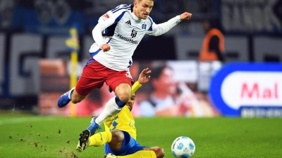 Erneut am Knie verletzt: HSV-Profi Noah Katterbach. (Foto: Swen Pförtner/dpa)