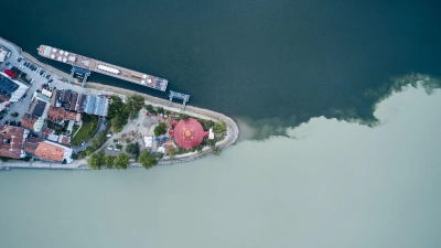 Das Flusskreuzfahrtschiff setzte seine Fahrt erst mit deutlicher Verspätung fort. (Symbolbild) (Foto: Tobias Köhler/dpa)