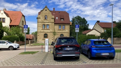 Einer der 19 Punkte: Ausbau der Ladeinfrastruktur. Einige Ladesäulen für E-Autos gibt es bereits, zum Beispiel am Parkplatz Bezoldweg. (Foto: Clarissa Kleinschrot)