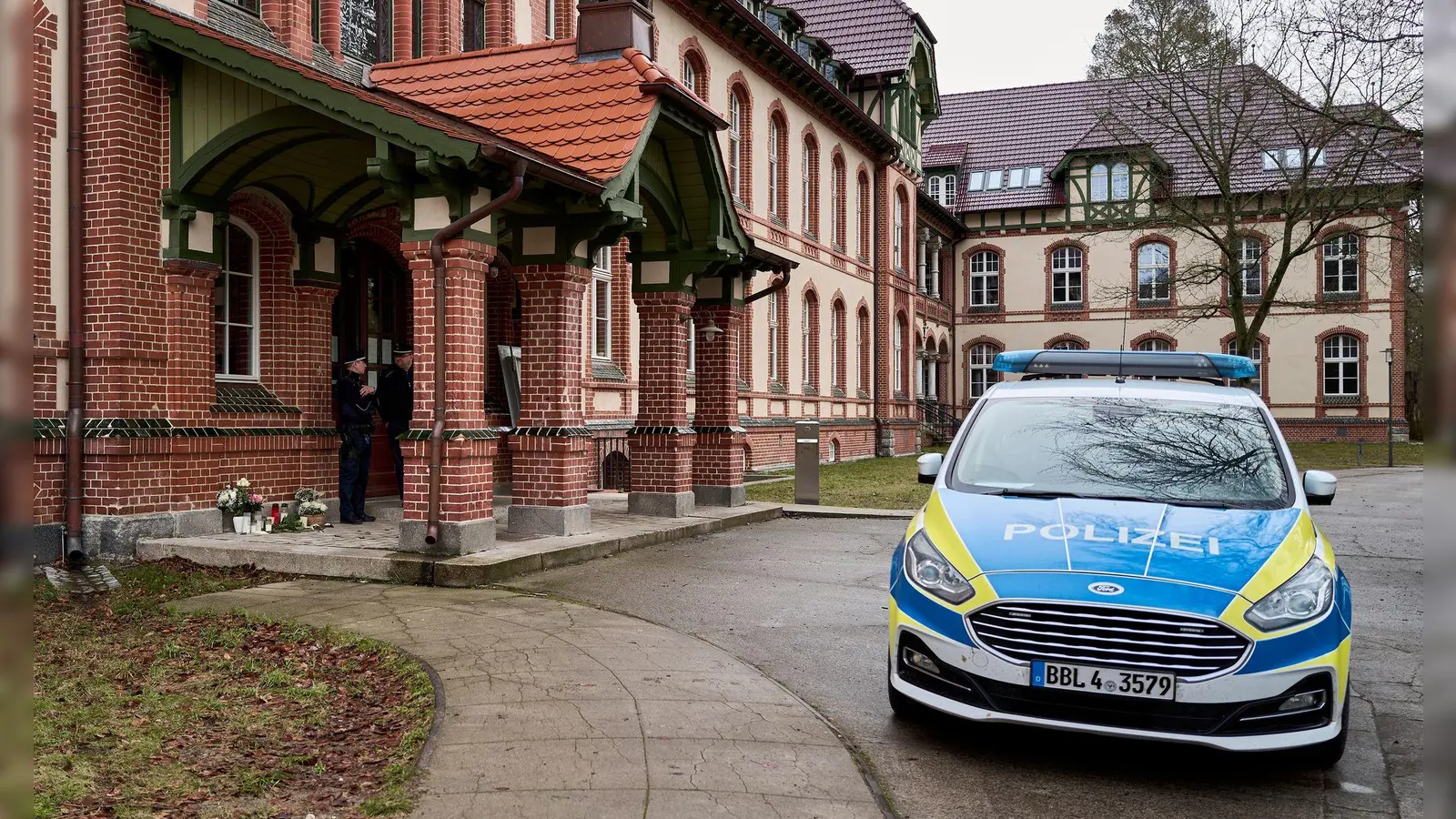 Nach zwei Gewalttaten in Beelitz-Heilstätten südwestlich von Berlin ermittelt die Staatsanwaltschaft wegen Mordes und versuchten Mordes. (Foto: Michael Ukas/dpa)