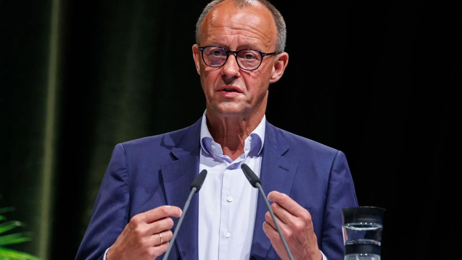 Bundesvorsitzender der CDU Friedrich Merz hält eine Bibelarbeit beim 38. Deutschen Evangelischen Kirchentag. (Foto: Daniel Karmann/dpa)