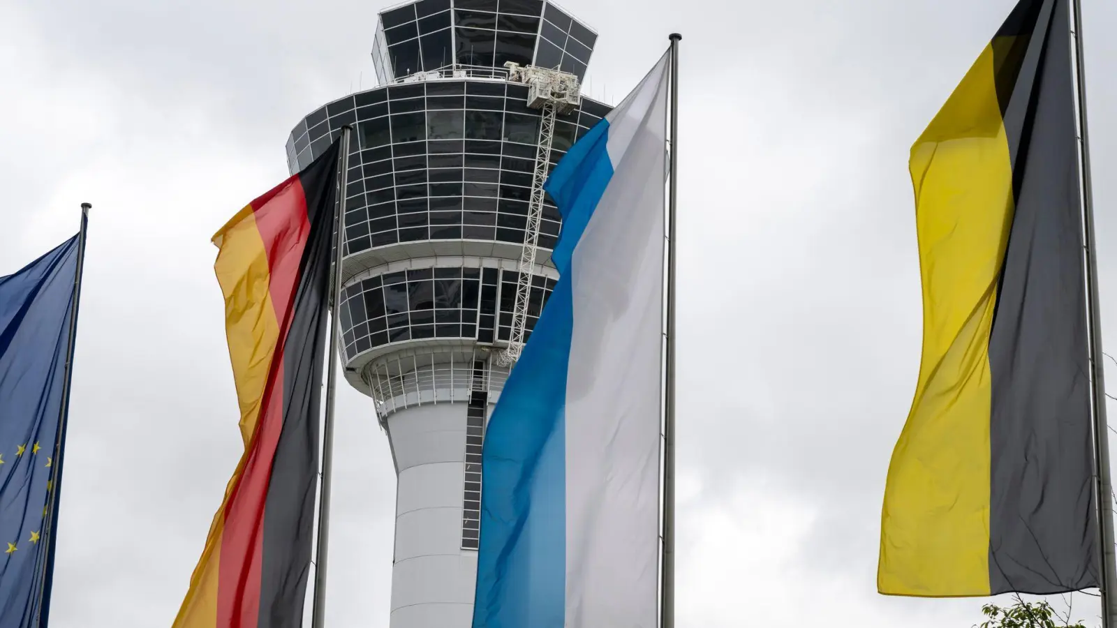 Am Wochenende berichtete der Münchner Flughafen wieder von normalen Zuständen. (Foto: Peter Kneffel/dpa)