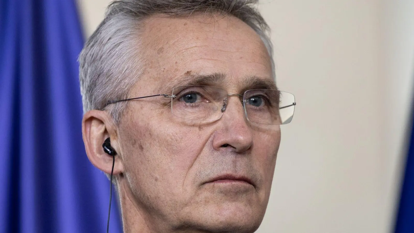 Nato-Generalsekretär Jens Stoltenberg hat Forderungen nach einer Aufhebung bestehender Beschränkungen für ukrainische Angriffe erneuert. (Foto: Hannes P Albert/dpa)