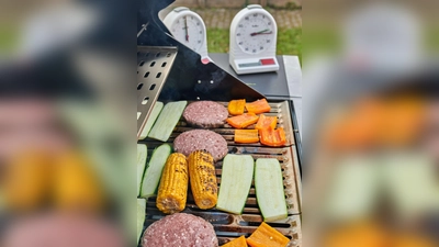 Bekommen Sie Appetit? Die Stiftung Warentest hat zum Beginn der Grillsaison Gasgrills geprüft. (Foto: Stiftung Warentest/dpa-tmn)