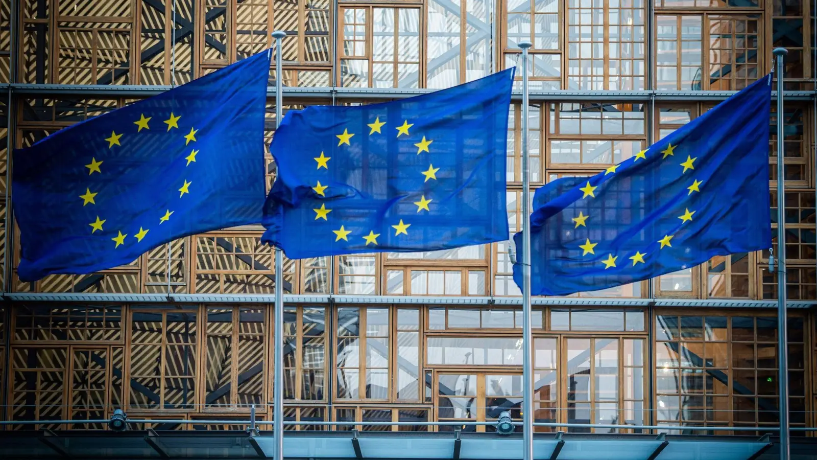 Die EU-Kommission will mit dem Abbau von Bürokratie, vereinfachter Besteuerung und neuen Maßnahmen gegen Zahlungsverzug kleine und mittlere Unternehmen entlasten. (Foto: Arne Immanuel Bänsch/dpa)