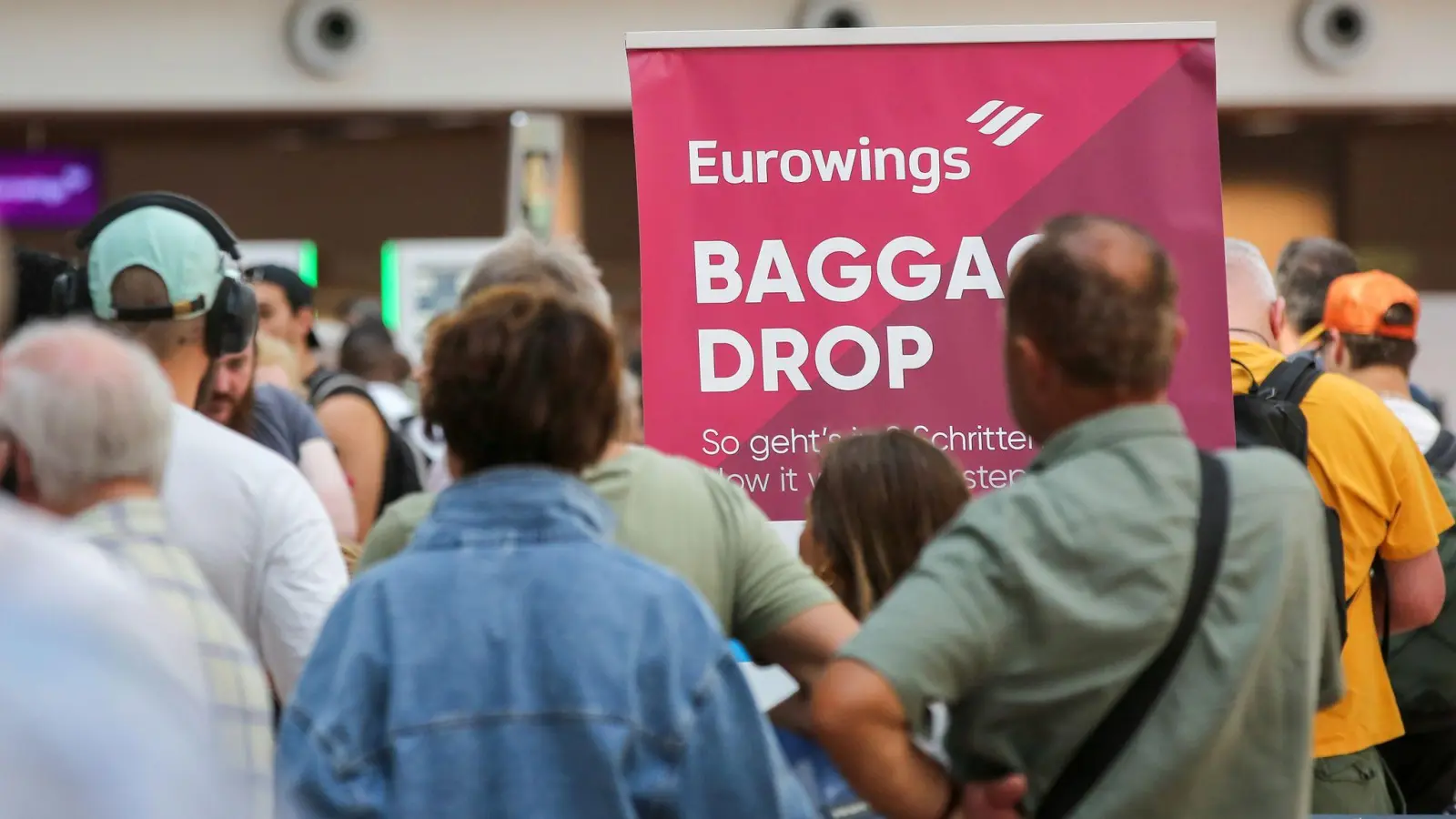 Passagiere von Eurowings können auf einen baldigen Normalbetrieb hoffen. (Foto: Bodo Marks/dpa)